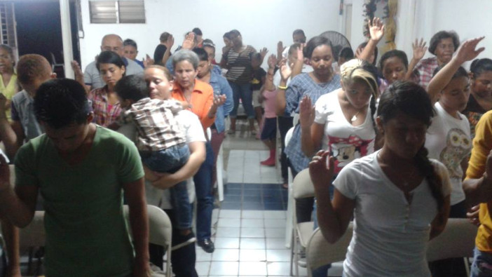 Inicio de la comunidad Sumergidos en la Misericordia de Dios en Panamá.