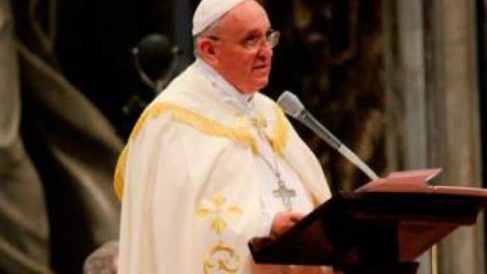 Si juzgas y hablas mal de tu hermano imitas al demonio y no a Cristo, advierte el Papa Francisco