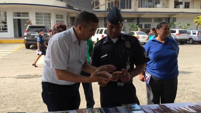 Llevando el Amor de Dios a la Policía