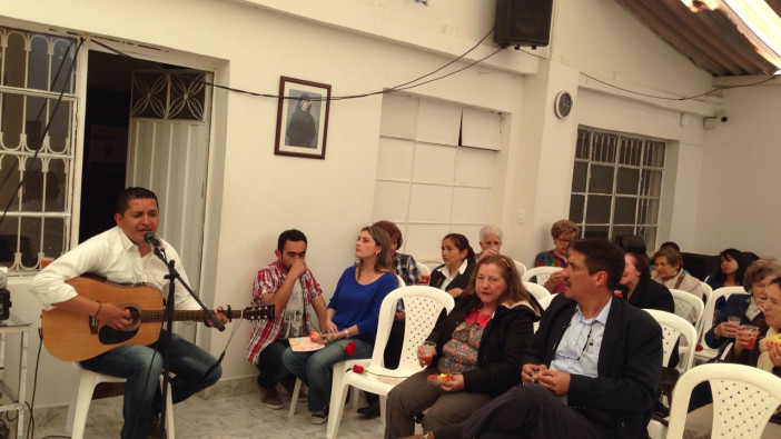La sede Cristo Te Sana en Bogotá celebró el día de las Madres 