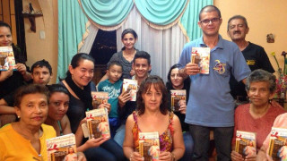 “EL AMOR DE CRISTO NOS APREMIA “ (2ª Co 5, 14)