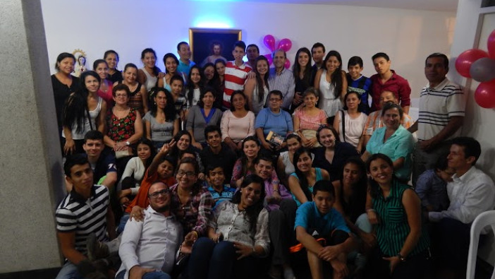 Jóvenes luz en sus hogares