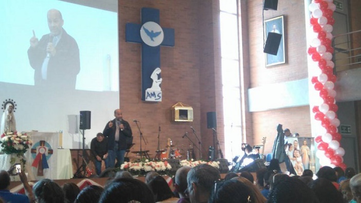 Mi Vocación a vivir en Comunidad, identificarme y servir con ella para responder al llamado