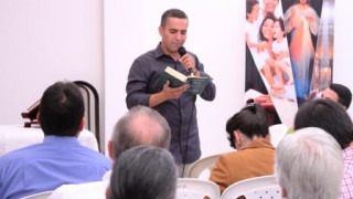 Visita del fundador de la Casa Misericordia a la sede Cristo Te Sana y Principal  en Bogotá