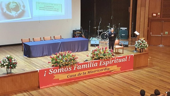 Monseñor Julio Hernando García (Obispo de Istimna Tado - Chocó) :