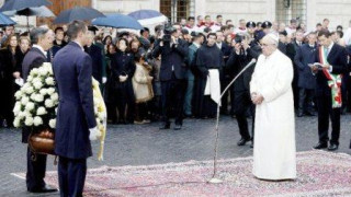 El Papa Francisco rindió homenaje a la Inmaculada Concepción