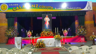 SUMERGIDOS EN LA MISERICORDIA DE DIOS