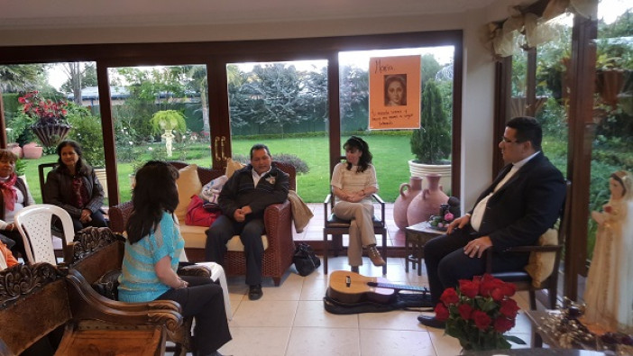 El Delegado Arzobispal de los Movimientos Apostólicos de Barranquilla, visitó la sede de la Casa de la Misericordia en Bogotá.
