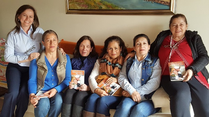 Llevando esta experiencia de encuentro orante con la Palabra de Dios, a los socios en la ciudad de Bogotá.